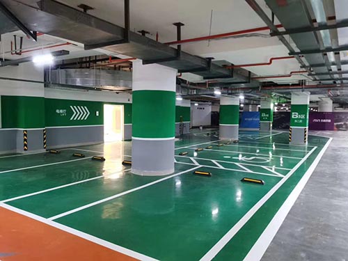 蘇州環(huán)氧地坪廠家解讀鋪設(shè)金剛砂耐磨地坪時破裂及平整度把控？